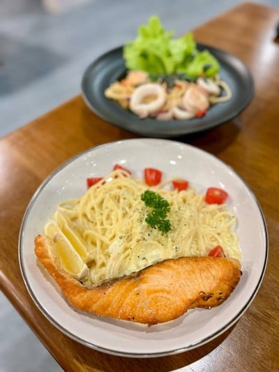 สปาเก็ตตี้ซอสครีมปลาแซลมอน