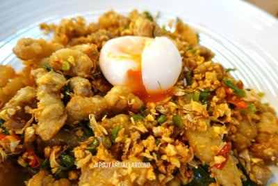 หมูคั่วพริกเกลือไข่ลาวา