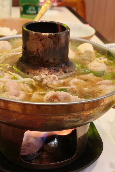 เกาเหลาหม้อไฟหมูคุโรบูตะ