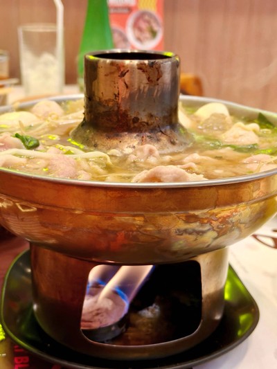 เกาเหลาหม้อไฟหมูคุโรบูตะ