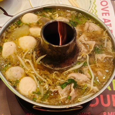 เกาเหลาหม้อไฟหมูคุโรบูตะ