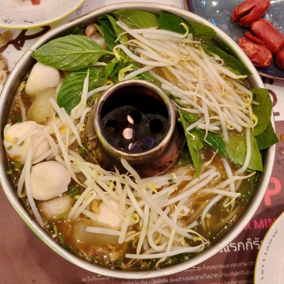 เกาเหลาหม้อไฟหมูคุโรบูตะ