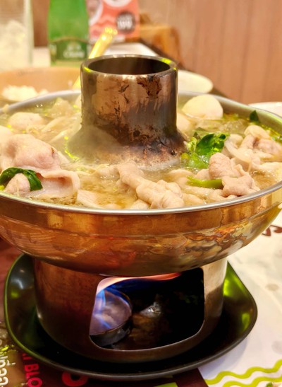 เกาเหลาหม้อไฟหมูคุโรบูตะ