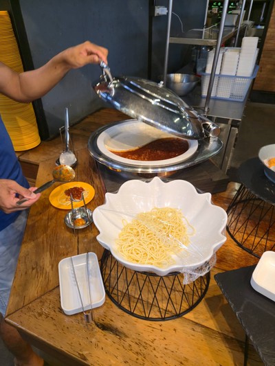 อาหาร หรือ เครื่องดื่ม