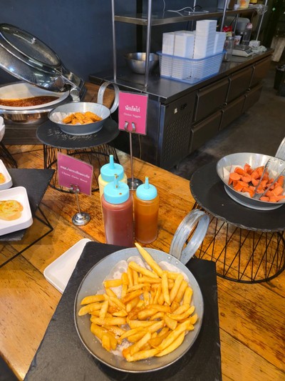 อาหาร หรือ เครื่องดื่ม