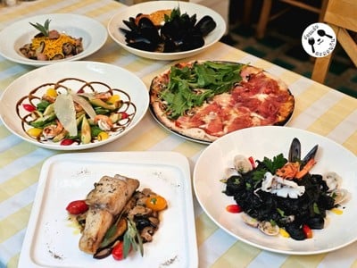 อาหาร หรือ เครื่องดื่ม