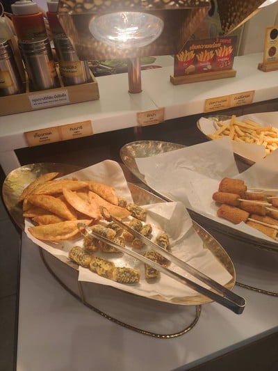 อาหาร หรือ เครื่องดื่ม