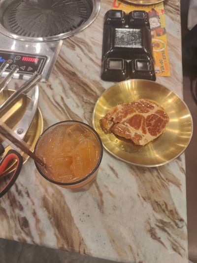 อาหาร หรือ เครื่องดื่ม