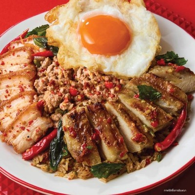 ข้าวกะเพราป่าเถื่อน หมูกรอบ+เนื้อสับ+สะโพกไก่ย่าง