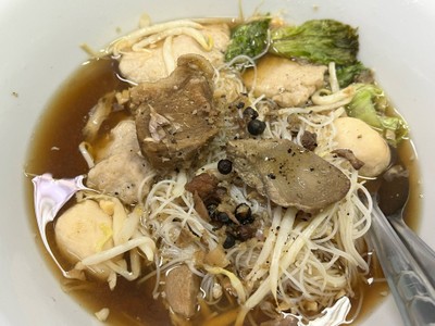 เส้นหมี่หมูตุ๋น