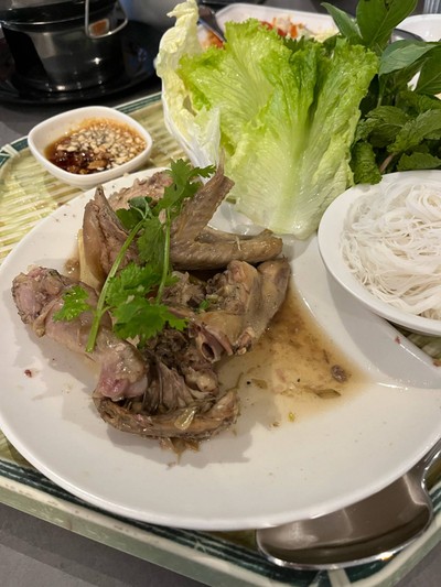 นึ่งไก่มองมูล