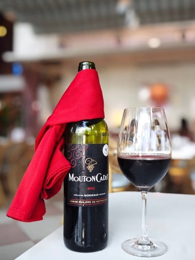 อาหาร หรือ เครื่องดื่ม