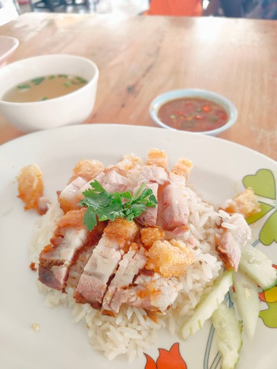 ข้าวมันหมูกรอบ