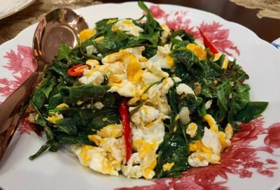 ใบเหมียงผัดไข่