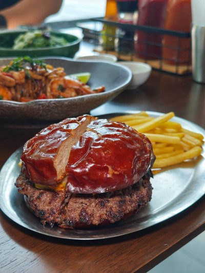 อาหาร หรือ เครื่องดื่ม