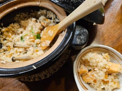 Salmon ikura Donabe Goha