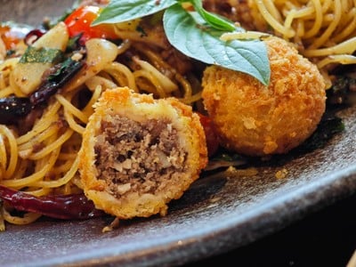 อาหาร หรือ เครื่องดื่ม