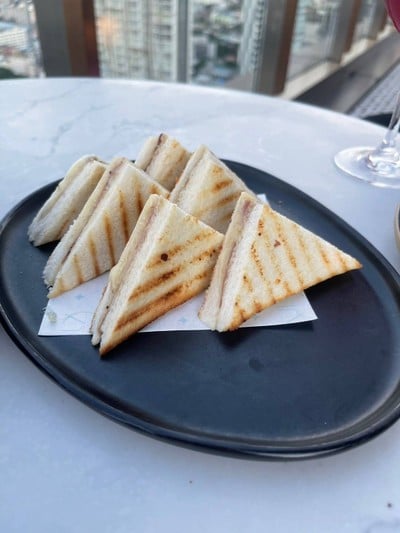 อาหาร หรือ เครื่องดื่ม