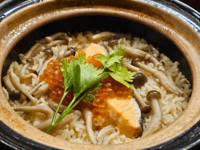 Salmon ikura Donabe Goha