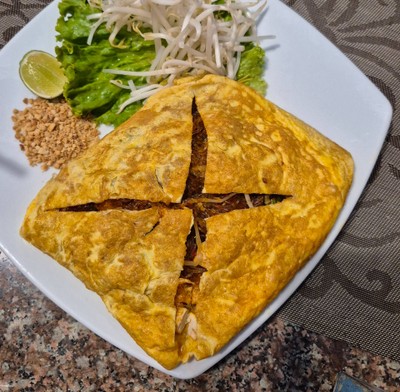 วุ้นเส้นผัดไทยห่อไข่