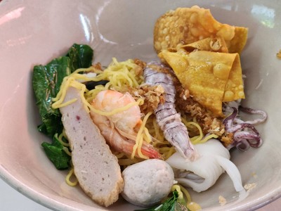 หมี่เหลืองต้มยำทะเลแห้ง