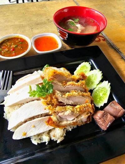 ข้าวมันไก่ผสม (พิเศษ)
