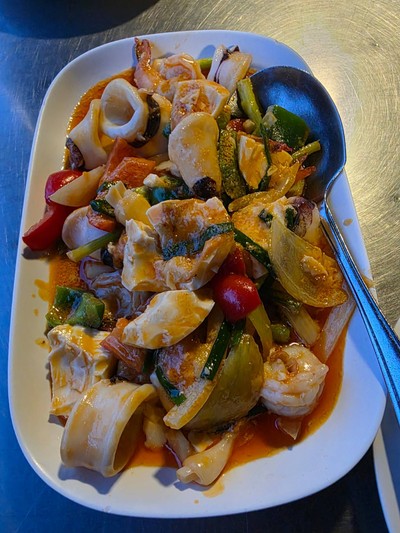 ทะเลผัดไข่เค็ม