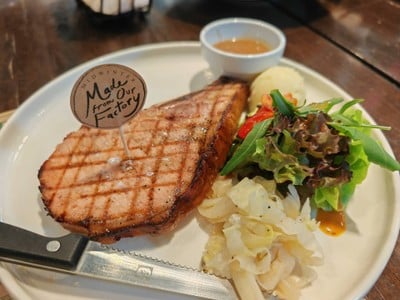 อาหาร หรือ เครื่องดื่ม