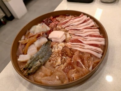 อาหาร หรือ เครื่องดื่ม