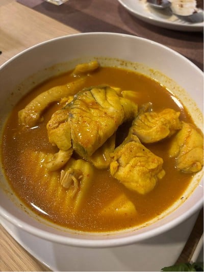 แกงเหลืองปลากระพงยอดมะเพร้า