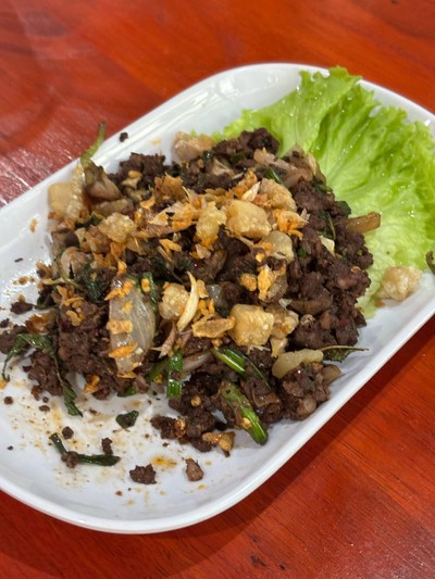 ลาบหมูเหนือหมูคั่ว
