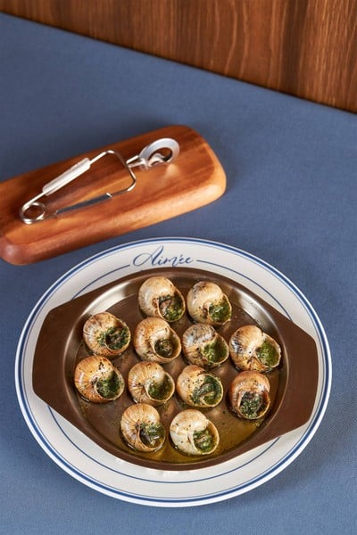 Escargot au Beurre Persillé