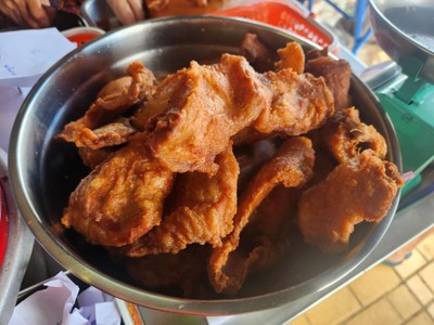 หมูทอดขีดละ70บาท