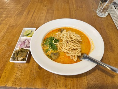 ข้าวซอยไก่ พิเศษ