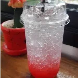 สตรอเบอรี่โซดา