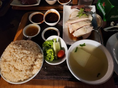 อาหาร หรือ เครื่องดื่ม