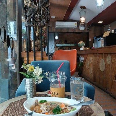 อาหาร หรือ เครื่องดื่ม