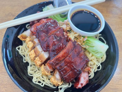 บะหมี่หมูแดง & หมูกรอบ