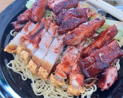 บะหมี่หมูแดง & หมูกรอบ