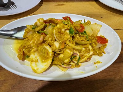 ทะเลผัดผงกะหรี่