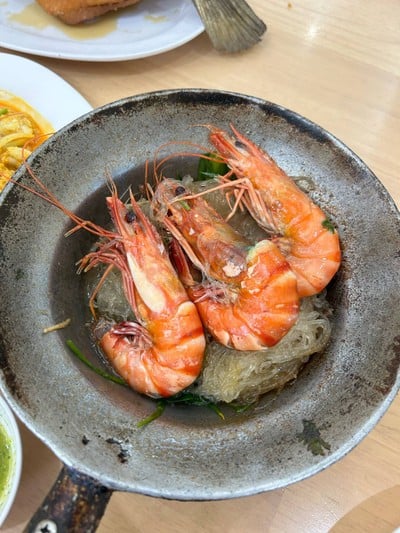 กุ้งอบวุ้นเส้น