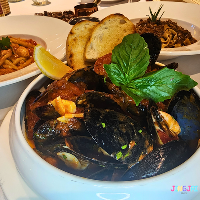 อาหาร หรือ เครื่องดื่ม