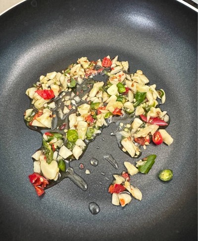 วิธีทำ หมี่ซั่วผัดหอยลายน้ำพริกเผา 🌸 วิธีทำ หมี่ซั่วผัดหอยลายน้ำพริกเผา 🌸