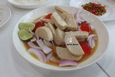 ยำหมูยอไข่แดง
