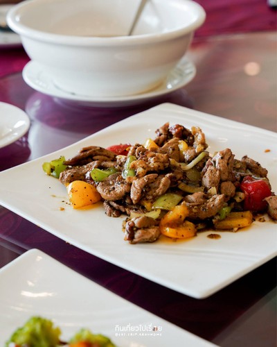 - เนื้อเป็ดผัดพริกไทยดำ