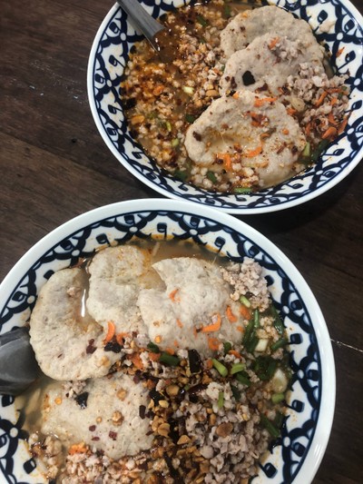 ก๋วยเตี๋ยวต้มยำหมูล้วน