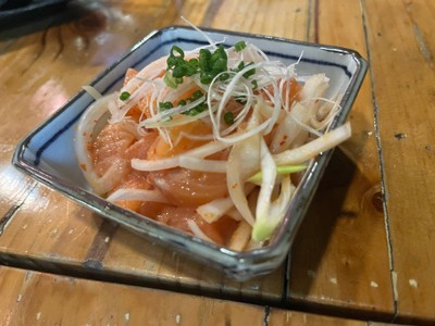 ยำแซลมอน