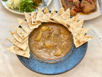 L มัสมั่นหมู โรตี