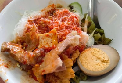 ผักบุ้งไต่ราว