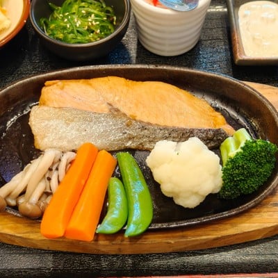 ชุดแซลมอน